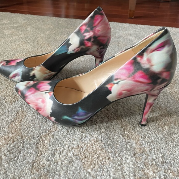 Nine West Floral design high heels - Picture 4 of 6